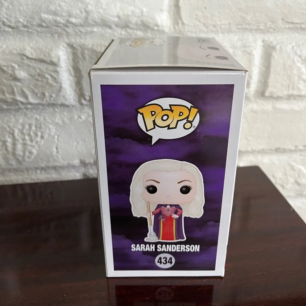 FUNKO POP! HOCUS POCUS SARAH SANDERSON SISTERS SPIRIT EXCLUSIVE #434 - Picture 4 of 6